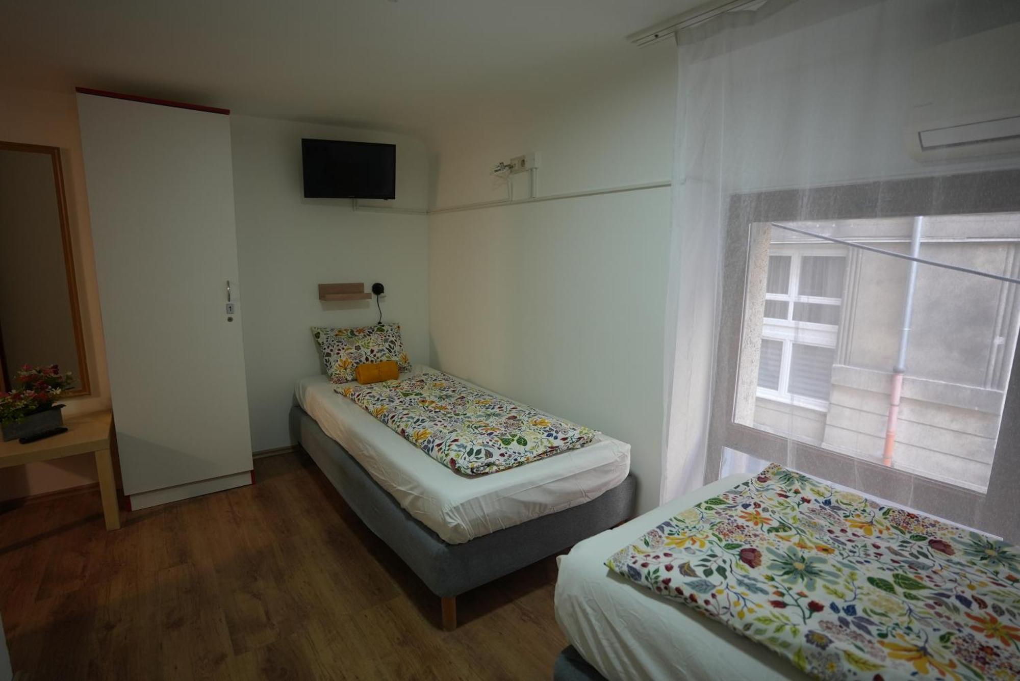 Center Hostel And Guest House Budapeste Exterior foto